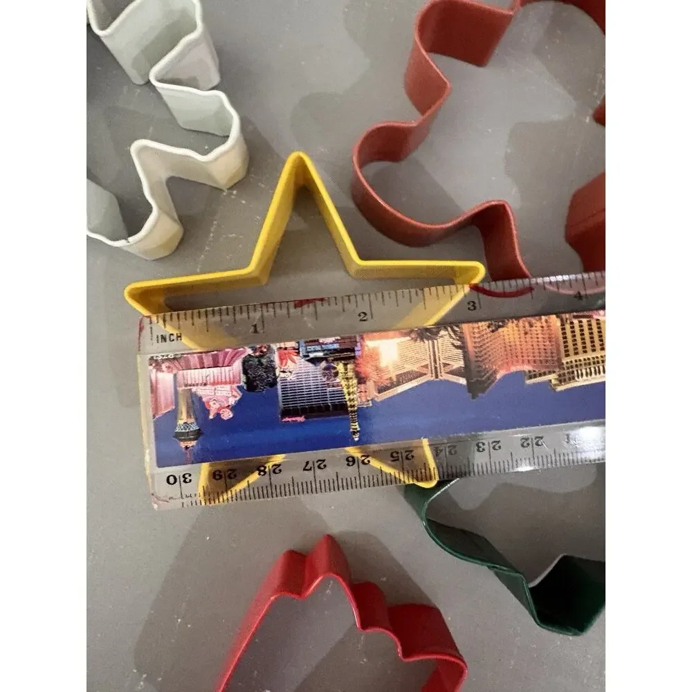 Williams Sonoma Christmas Cookie Cutters Set of 6 Painted Metal Holiday Shapes